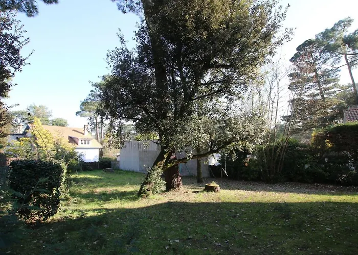 Maison Familiale A 750m De La Plage, Jardin Et Parking Prive - Fr-1-364-84 *